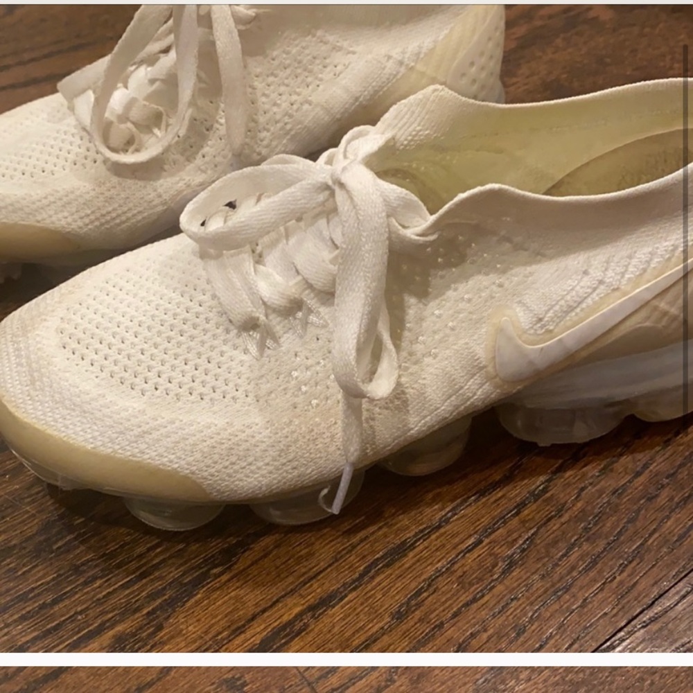 White vapor max